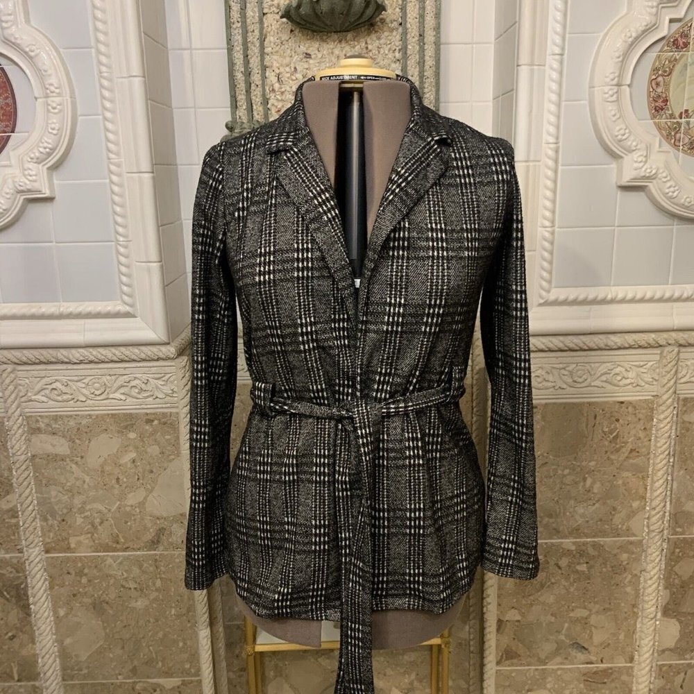 Must Have. Size M-L. Belted Cardigan Sweater. Polyester/Spandex. B59